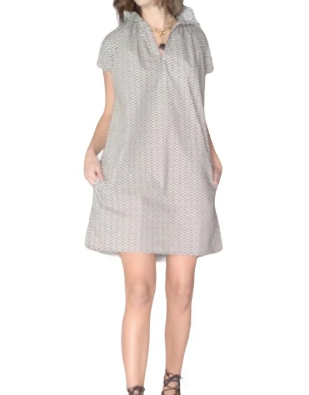 Vicki Short Sleeve Dress In Desert Chevron