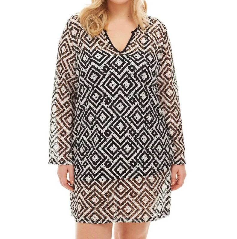 Plus Size Long Sleeve V-Neck Tunic Dress In Black And White Geo Pattern